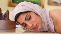 La jeune Nadia Ali se fait perforer sa chatte de pakistanaise - Vidéo x hd