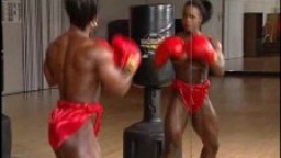 Dayana Cadeau 02 - Femme Bodybuilder