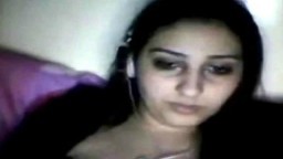 Une beurette marocaine dévoile son cul et ses seins sur Cam - Film porno - #01