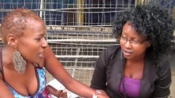 La grande lesbienne africaine Amazon Yaya séduit une jeune à gros seins - Vidéo x